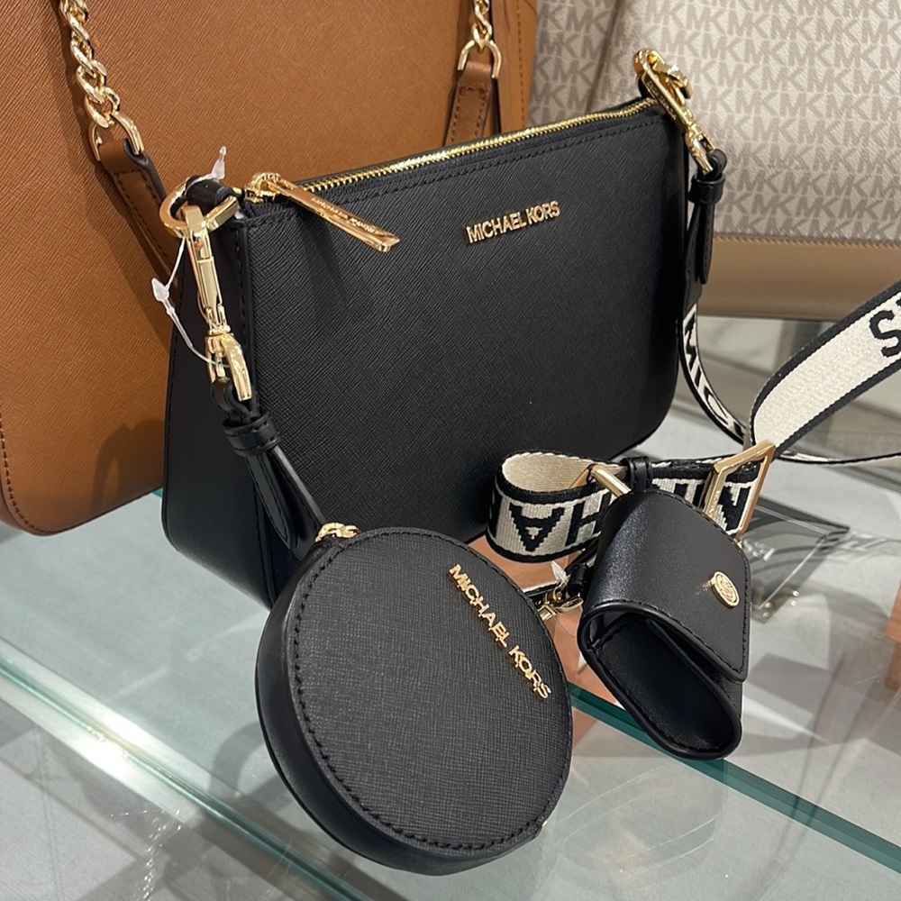 MICHAEL KORS
Jet Set Saffiano Leather Crossbody Bag with Case for Airpods Pro® - Picture 15 of 16